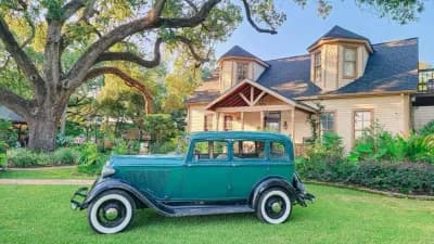 Oak Tree Manor