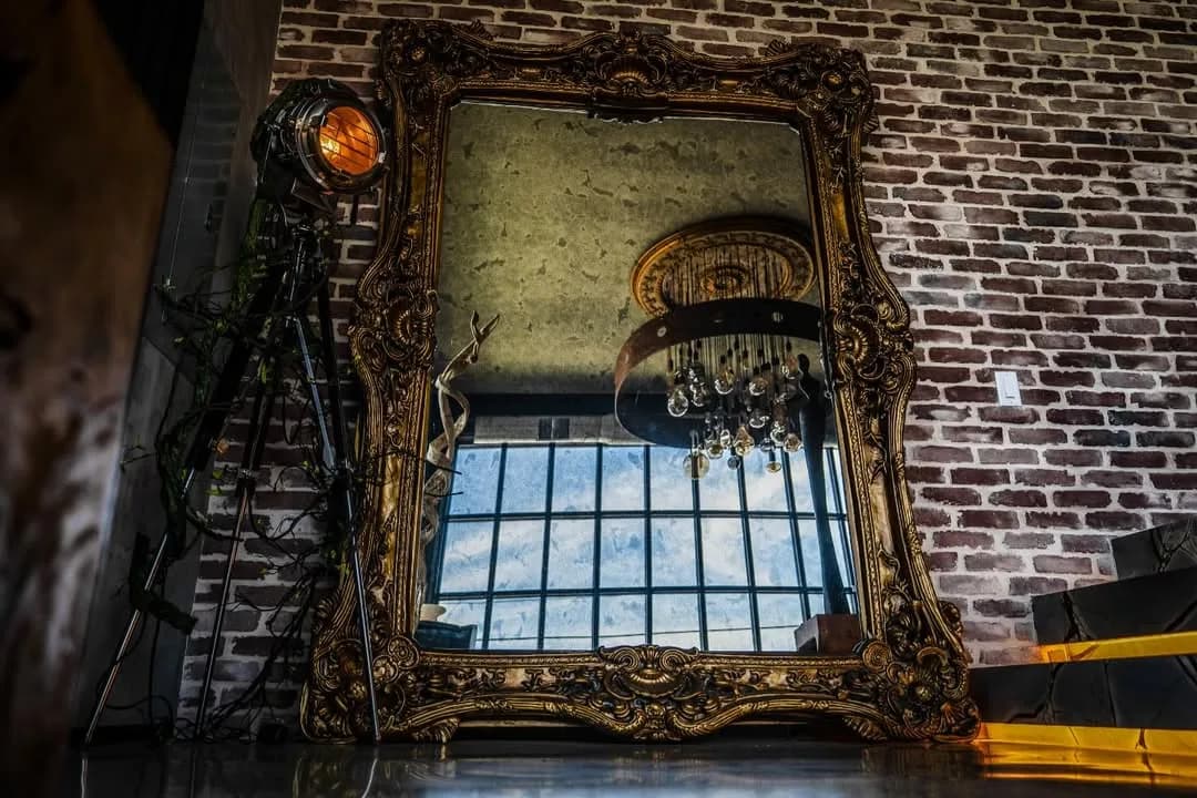 Gallery Item